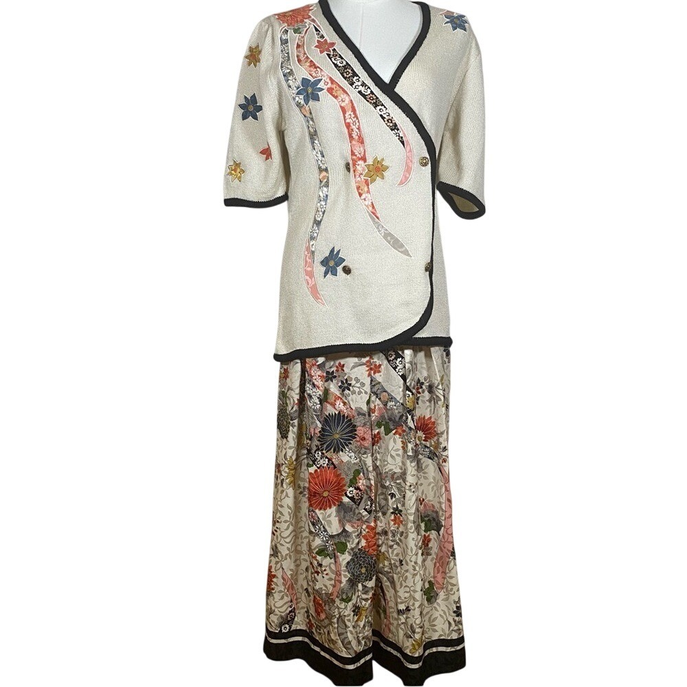 Set Umi Collections By Anne Crimmins Outfit skirt size 10 sweater size medium